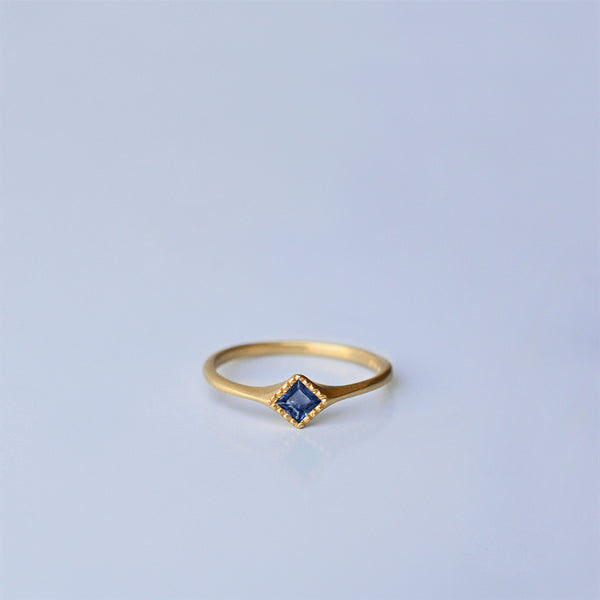Rhombus ring - 18k solid gold & Sapphire
