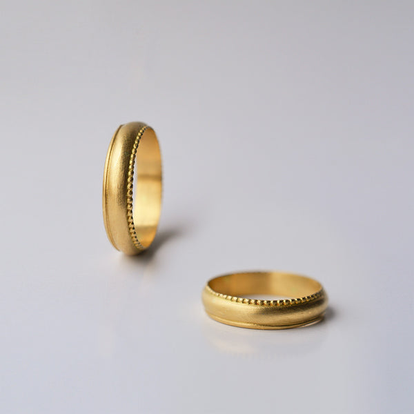 Decorated Wedding Ring - 18k solid gold