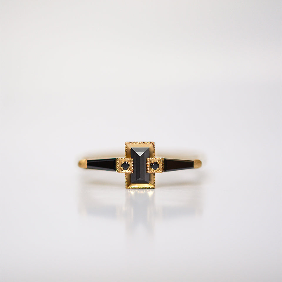 Floating Black Taper Ring - 18k gold & Diamonds