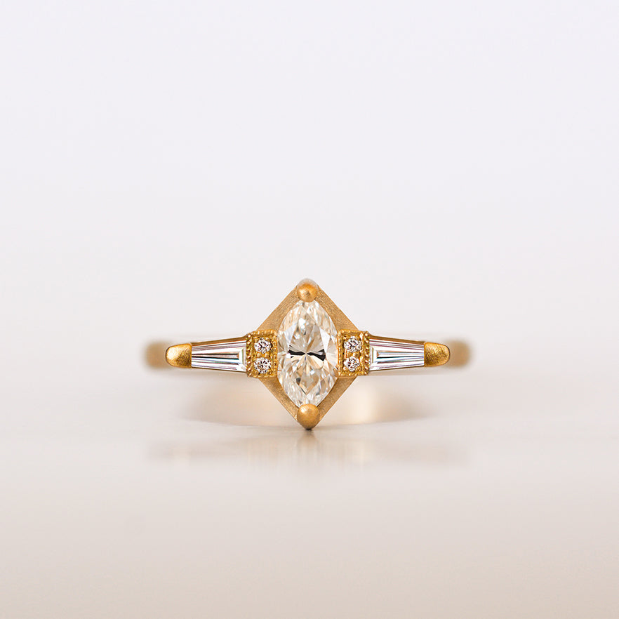 White Dragonfly ring - 18k gold & diamonds
