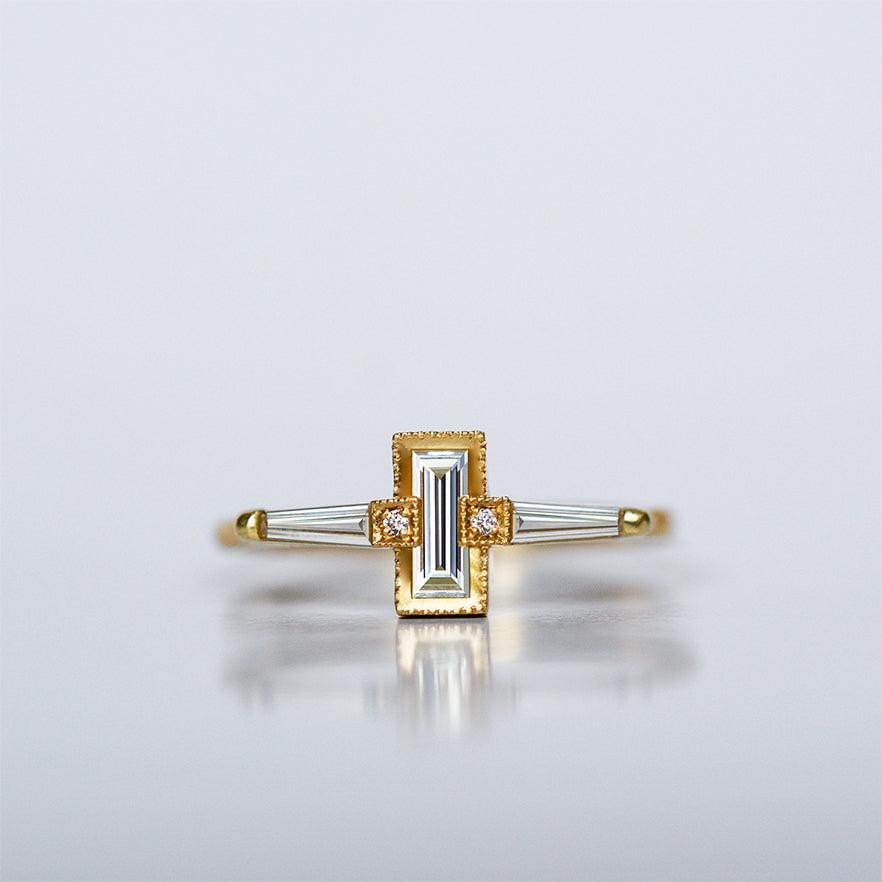 Floating Taper Ring - 18k gold & Diamonds