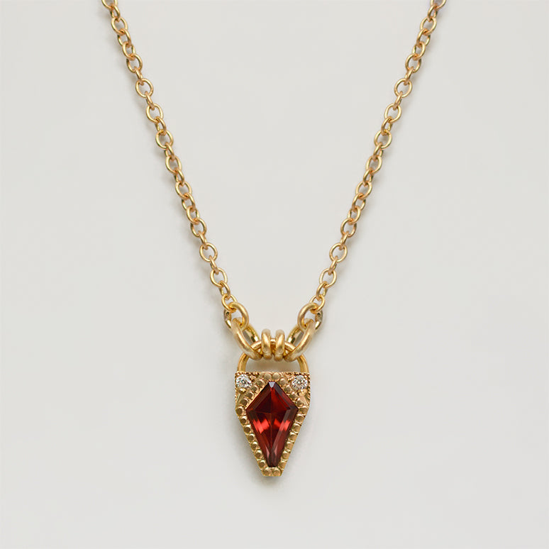 Red Arrowhead necklace - 18k solid gold & Garnet
