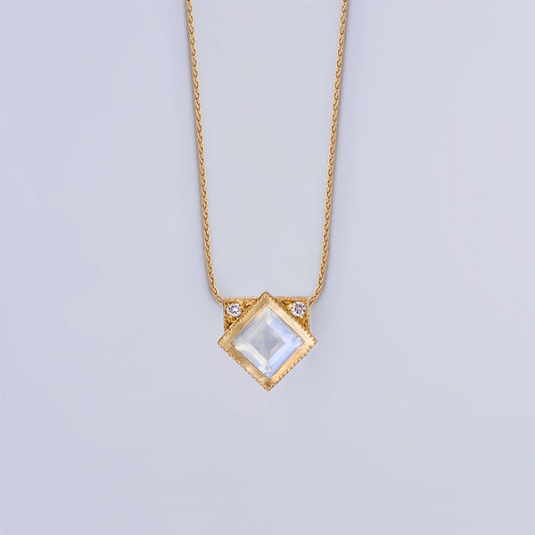 Temple necklace - 18k solid gold & Moonstone