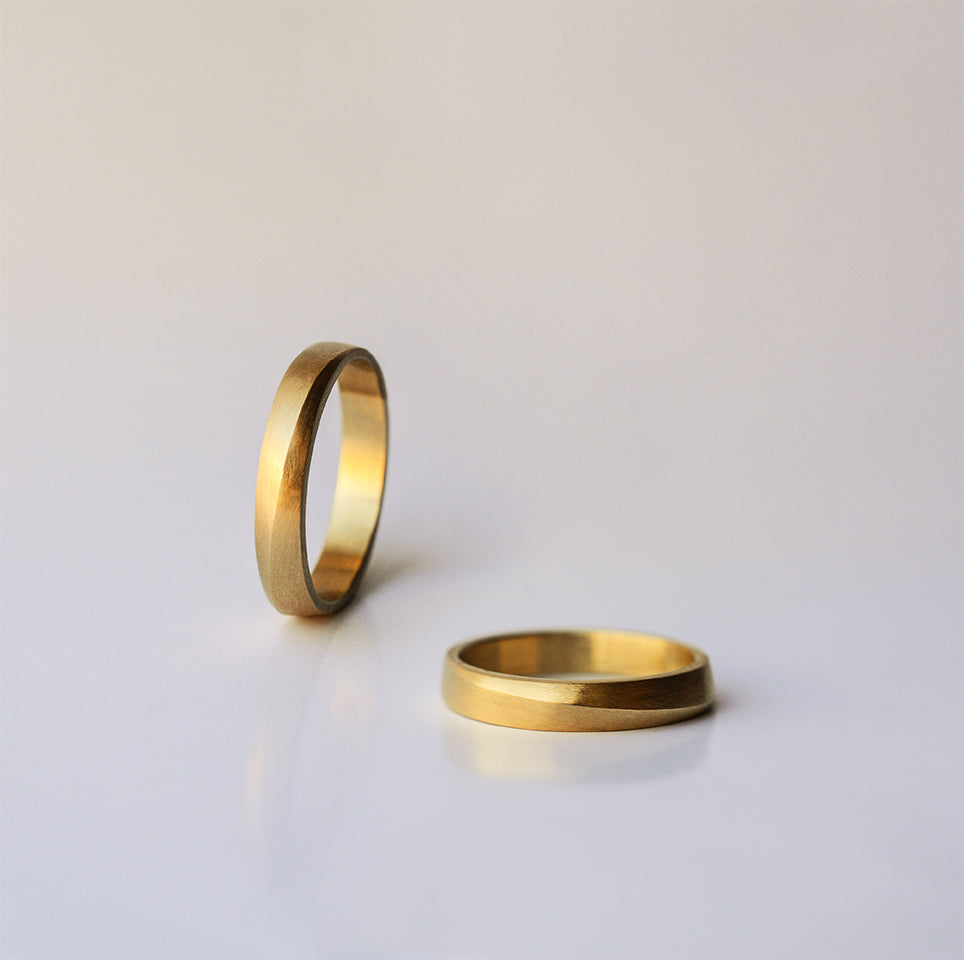 Spiral wide Wedding Ring  - 18k solid gold