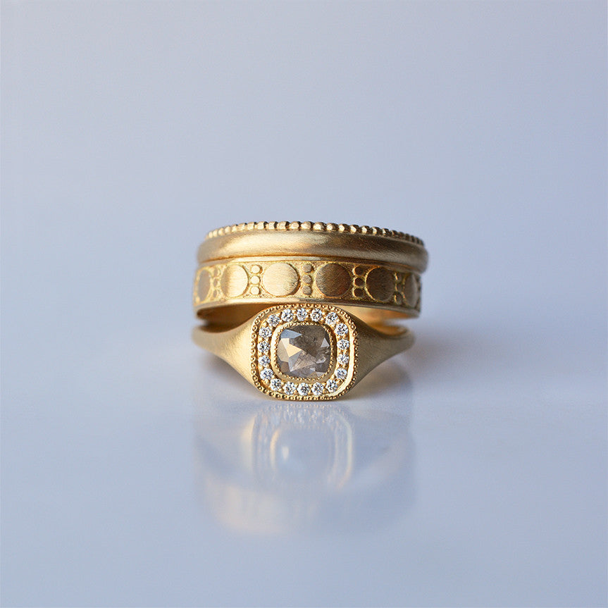 Cushion Diamond ring - 18k solid gold & Diamonds