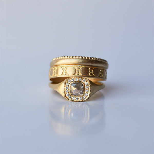 Cushion Diamond ring - 18k solid gold & Diamonds