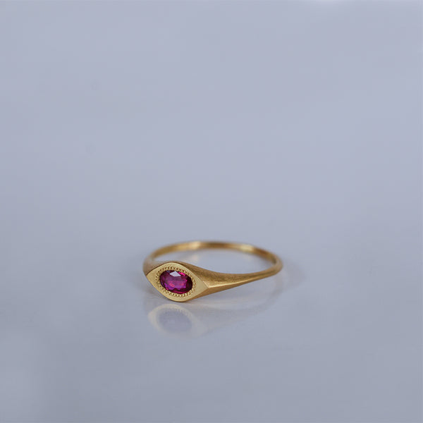 Oval eye ring - 18k solid gold & Ruby