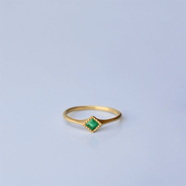 Rhombus ring - 18k solid gold & Emerald